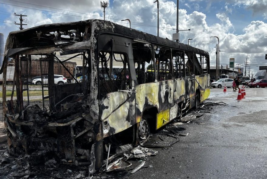 incendio-em-onibus-alerta-para-manutencao-preventiva3A-forquilha2C-sao-luis.-como-evitar-acidentes-no-transporte-publico