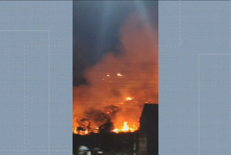 incendio-em-vila-isabel-mobiliza-bombeiros-em-combate-as-chamas3A-veja-o-que-aconteceu-e-como-evitar-novas-tragedias