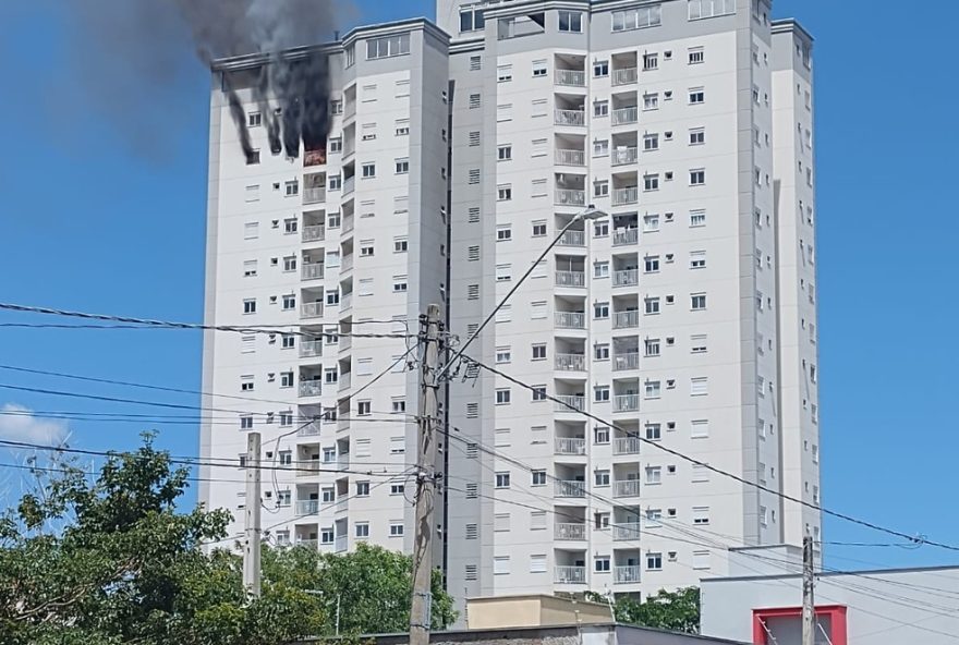 incendio-fatal-em-apartamento-deixa-tres-mortos-em-piracicaba2C-mobilizando-a-comunidade-em-busca-de-seguranca-e-prevencao