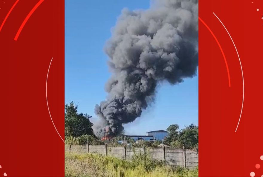 incendio-na-fabrica-de-alimentos-em-cachoeirinha3A-investigacoes-sobre-as-causas-e-a-superacao-dos-danos-causados-atingem-a-comunidade