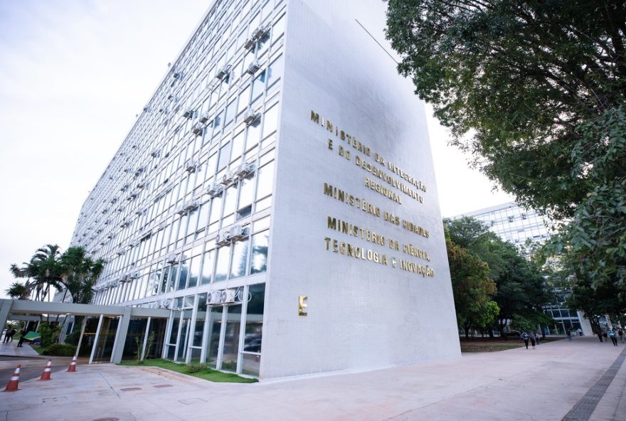 incendio-na-subestacao-de-energia-do-ministerio-da-ciencia-e-tecnologia-e-controlado-pelo-corpo-de-bombeiros-em-brasilia3A-sem-vitimas2C-mas-com-interrupcao-no-fornecimento-de-eletricidade incendio-na-subestacao-de-energia-do-ministerio-da-ciencia-e-tecnologia-e-controlado-pelo-corpo-de-bombeiros-em-brasilia3A-sem-vitimas2C-mas-com-interrupcao-no-fornecimento-de-eletricidade