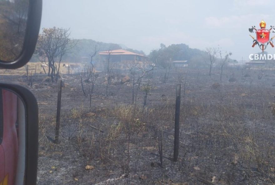 incendio-no-cerrado-do-lago-oeste2C-df3A-equipes-de-resgate-combatem-chamas.-mantenha-se-informado