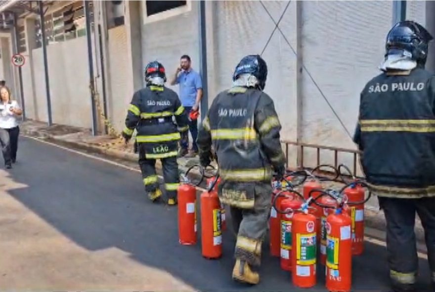 incendio-no-hc-de-ribeirao-preto-dificultado-pela-area-energizada3A-bombeiros-controlam-chamas-sem-feridos-e-risco