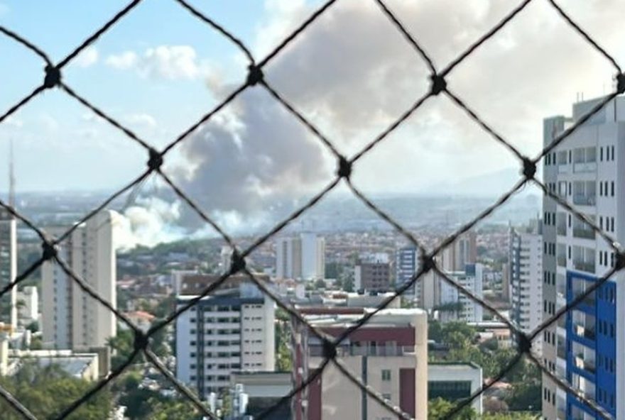 incendio-no-parque-do-coco2C-em-fortaleza3A-equipes-lutam-contra-as-chamas