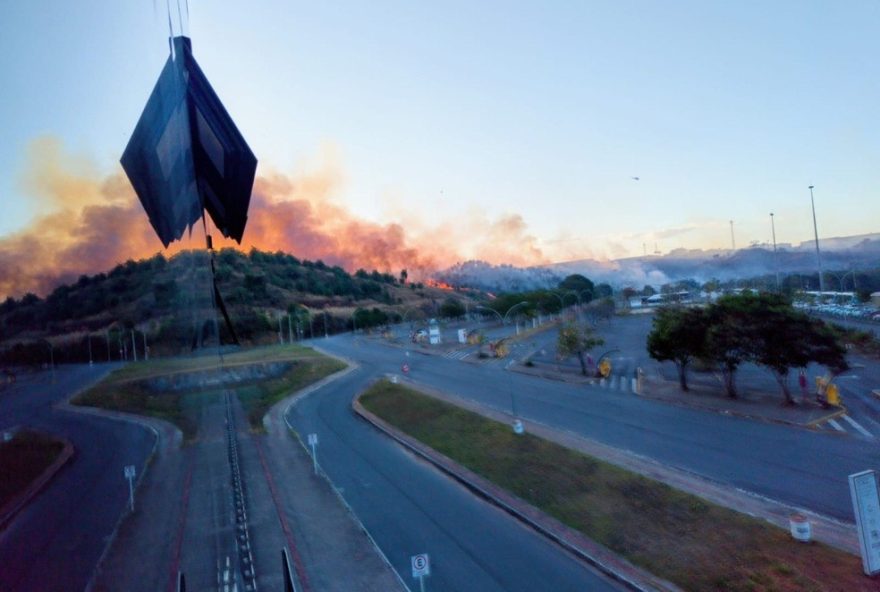 incendio-no-parque-serra-verde-em-belo-horizonte3A-bombeiros-enfrentam-terceiro-desafio-em-15-dias