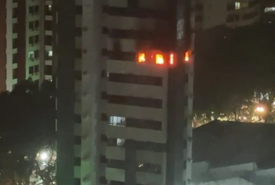 incendio-no-recife-deixou-idoso-com-queimaduras-de-2o-grau
