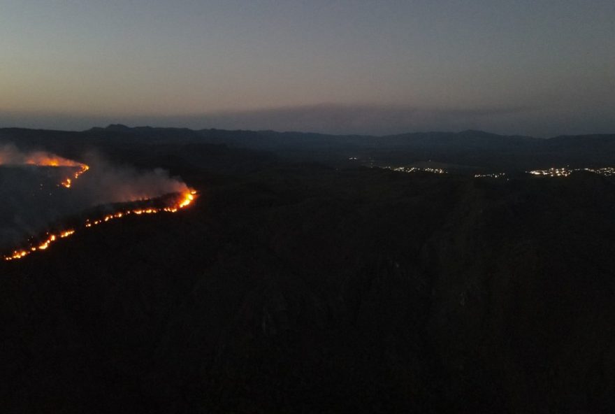 incendios-criminosos-ameacam-chapada-dos-veadeiros3A-biologos-resgatam-animais-em-perigo-e-autoridades-prendem-suspeitos