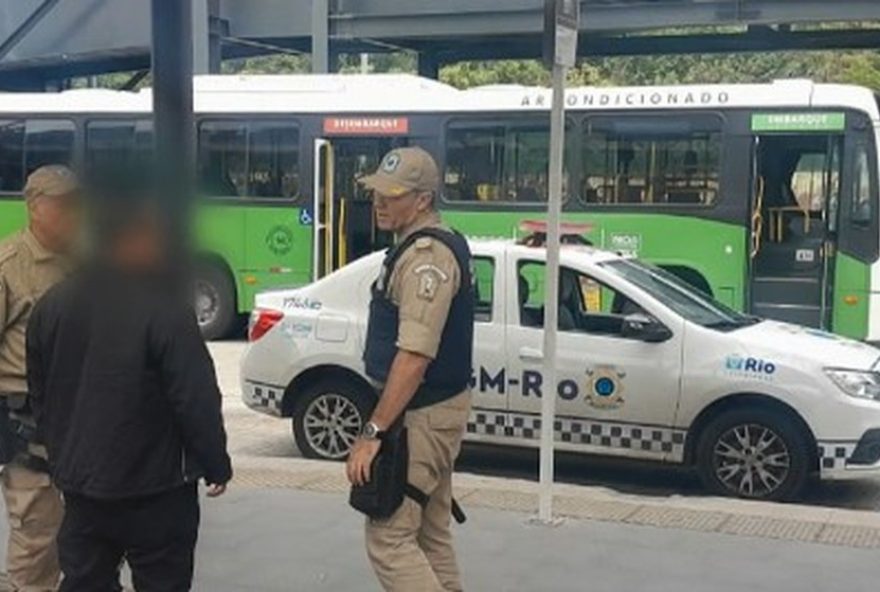 incidente-chocante3A-motorista-de-onibus-e-agredido-no-terminal-de-gentileza-e-reforca-a-necessidade-de-seguranca-no-transporte-publico