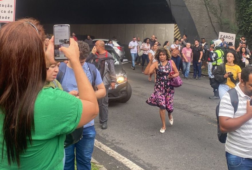 incidente-com-onibus-em-chamas-interdita-tunel-reboucas-no-rio3A-transito-caotico-e-recomendacoes-de-rotas-alternativas incidente-com-onibus-em-chamas-interdita-tunel-reboucas-no-rio3A-transito-caotico-e-recomendacoes-de-rotas-alternativas