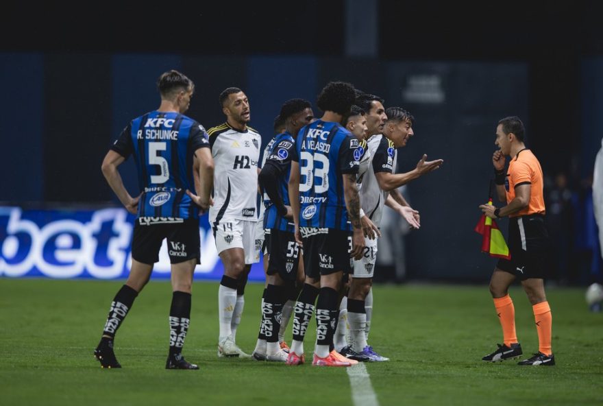 independiente-del-valle-x-atletico-mg3A-conmebol-divulga-audio-do-var-em-lance-polemico independiente-del-valle-x-atletico-mg3A-conmebol-divulga-audio-do-var-em-lance-polemico