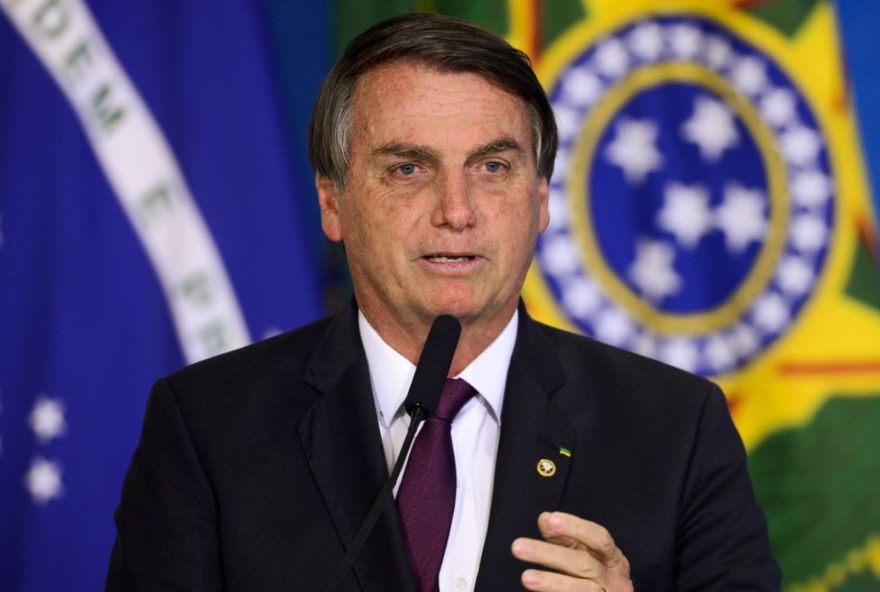 indiciamento-de-bolsonaro-e-eduardo-pela-pf-alimenta-receios-de-corrida-bancaria-no-brasil