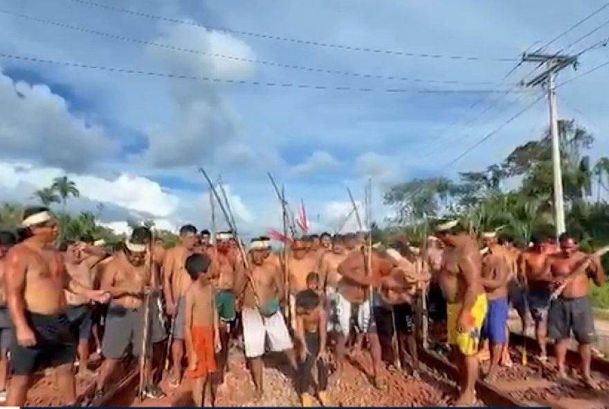 indigenas-bloqueiam-ferrovia-no-para3A-vale-suspende-viagens-de-trem indigenas-bloqueiam-ferrovia-no-para3A-vale-suspende-viagens-de-trem