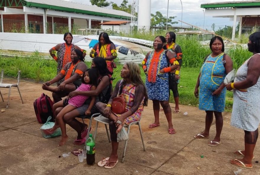 indigenas-ocupam-predio-da-funai-em-altamira3A-protesto-contra-licenca-de-mineracao indigenas-ocupam-predio-da-funai-em-altamira3A-protesto-contra-licenca-de-mineracao