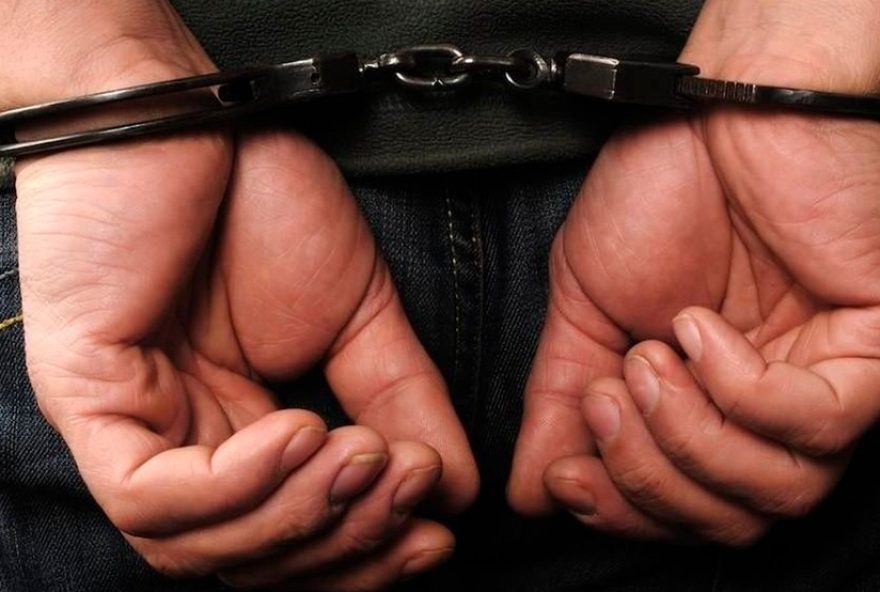 individuo-e-detido-em-pedra-azul-por-agredir-tia-e-avo-acamada-acompanhe-as-noticias-locais-com-o-diario-do-estado individuo-e-detido-em-pedra-azul-por-agredir-tia-e-avo-acamada-acompanhe-as-noticias-locais-com-o-diario-do-estado