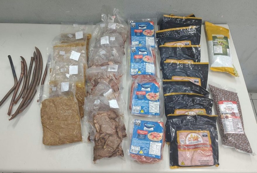 individuo-e-preso-apos-invadir-pizzaria-em-porto-alegre-pelo-telhado3A-caso-inusitado-de-furto-qualificado.-vigilancia-e-seguranca-sao-fundamentais-para-prevencao-de-crimes individuo-e-preso-apos-invadir-pizzaria-em-porto-alegre-pelo-telhado3A-caso-inusitado-de-furto-qualificado.-vigilancia-e-seguranca-sao-fundamentais-para-prevencao-de-crimes