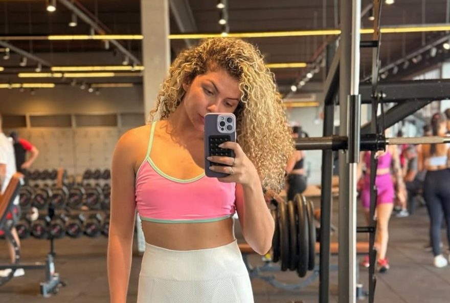 influenciadora-daniella-motta-denuncia-ofensas-por-piercing-em-praia-de-florianopolis influenciadora-daniella-motta-denuncia-ofensas-por-piercing-em-praia-de-florianopolis