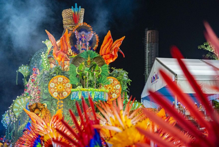 ingressos-para-carnaval-2025-em-sp3A-veja-onde-comprar-e-precos-para-desfiles-de-escolas-de-samba