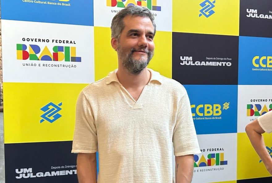 ingressos-para-um-julgamento-de-wagner-moura-se-esgotam-em-minutos3A-saiba-mais-sobre-a-estreia-no-ccbb-rj