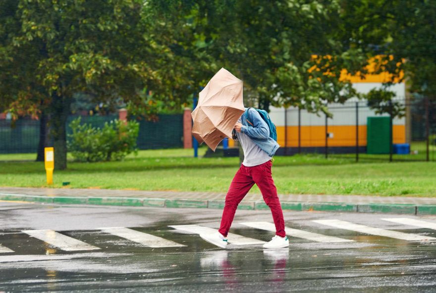 inmet-alerta-para-chuvas-intensas-e-ventos-fortes-neste-domingo