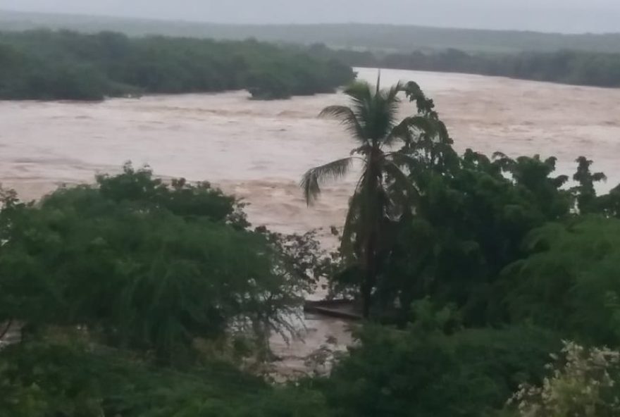 inmet-emite-alerta-de-chuvas-intensas-para-14-cidades-da-bahia3A-lista-completa