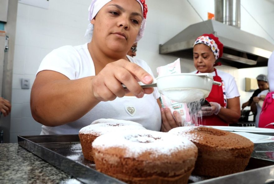 inscricoes-abertas-para-cursos-gratuitos-de-confeitaria-em-praia-grande3A-saiba-como-participar