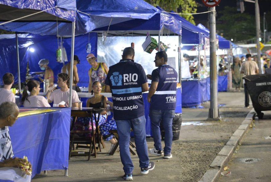 inscricoes-para-ambulantes-no-carnaval-20253A-prazo-termina-sexta-feira