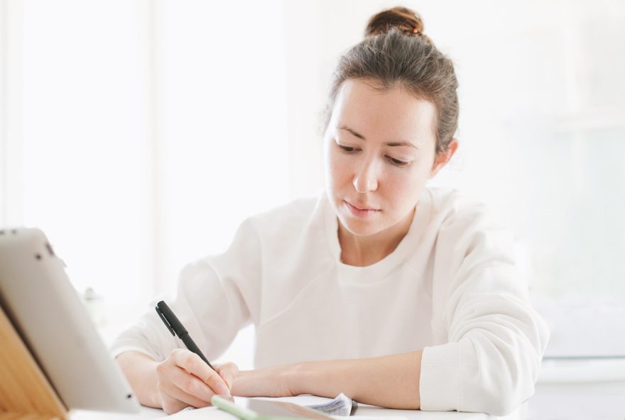 inscricoes-para-o-concurso-da-prefeitura-de-jacarei-terminam-no-proximo-domingo-22C-salario-ate-r24-4.3832C25