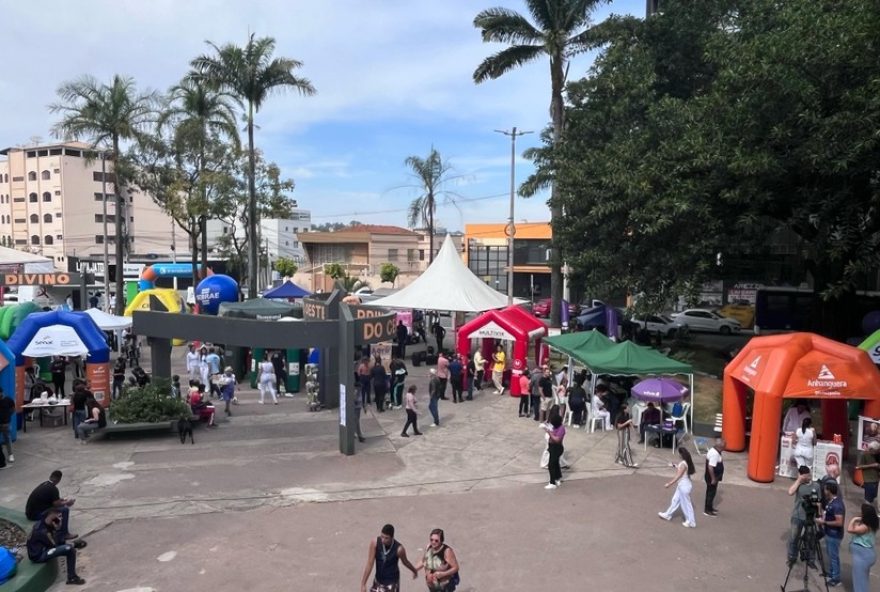 integracao-no-bairro-em-divinopolis3A-9a-edicao-reune-parodias2C-fanfarra-e-show-da-banda-dias-de-truta