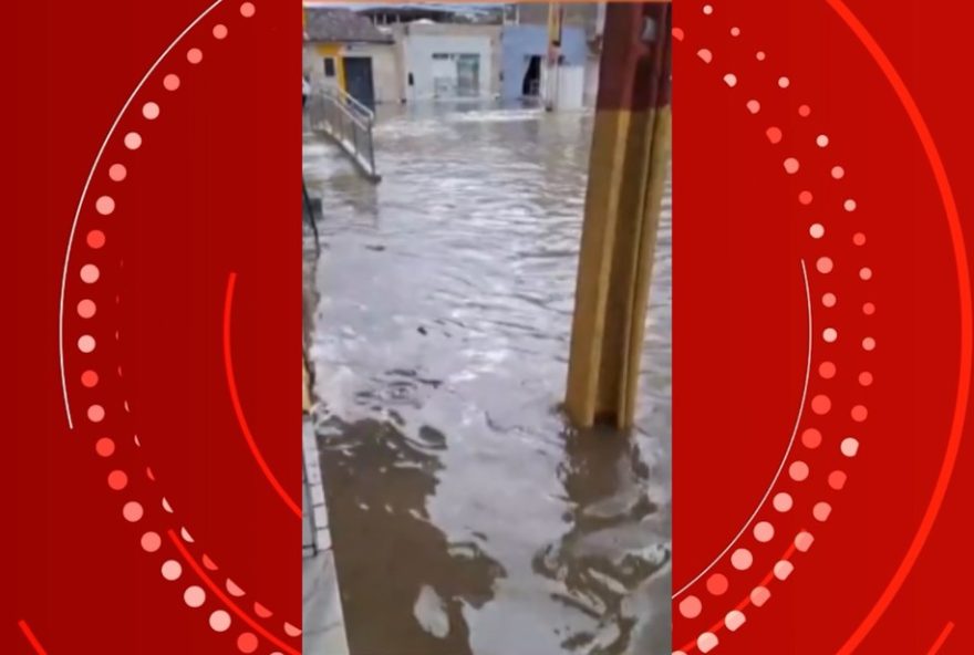 intemperies-na-bahia-causam-destruicao-e-alerta-laranja3A-chuvas-intensas-e-risco-de-alagamentos-e-quedas-de-arvores intemperies-na-bahia-causam-destruicao-e-alerta-laranja3A-chuvas-intensas-e-risco-de-alagamentos-e-quedas-de-arvores