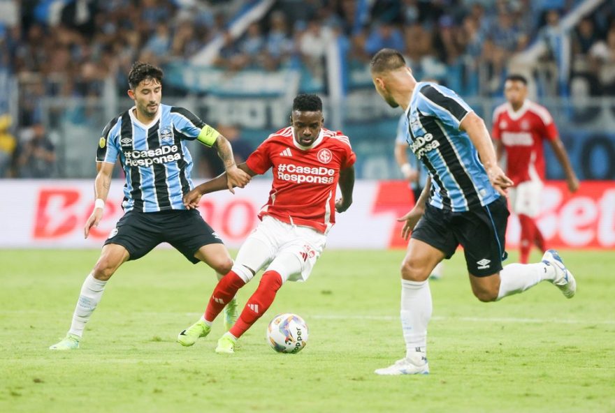 inter-e-gremio3A-coadjuvantes-no-brasileiro-se-preparam-para-o-gre-nal-dos-figurantes