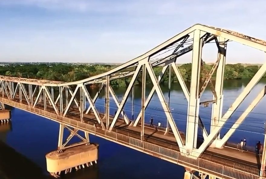 interdicao-da-ponte-metalica-entre-timon-e-teresina3A-agentes-de-transito-e-orientacoes-para-minimizar-impactos