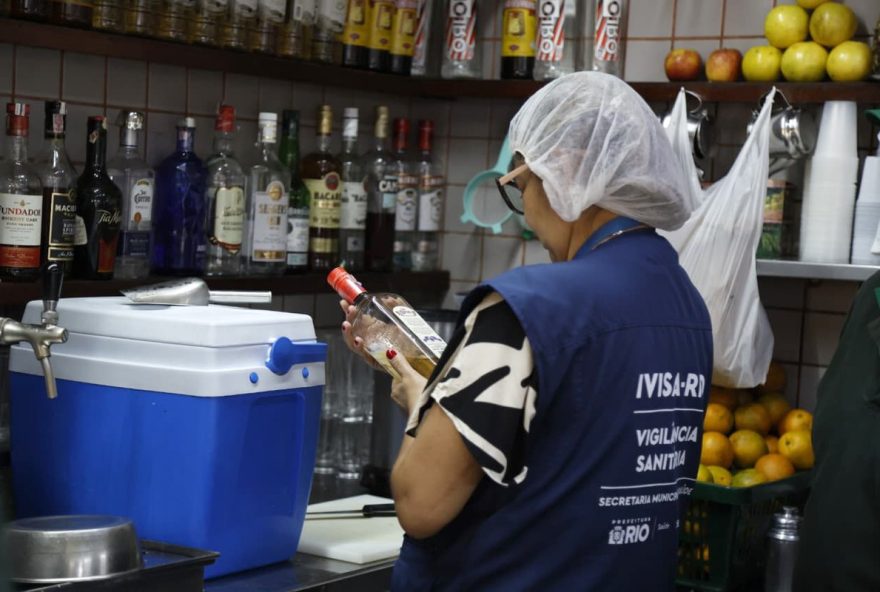 intoxicacao-por-metanol3A-prefeitura-do-rio-de-janeiro-alerta-para-riscos-e-medidas-preventivas