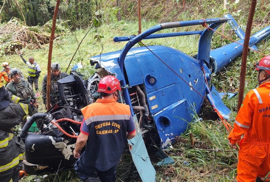 investigacao-procura-causa-da-queda-de-helicoptero-em-caieiras2C-sp