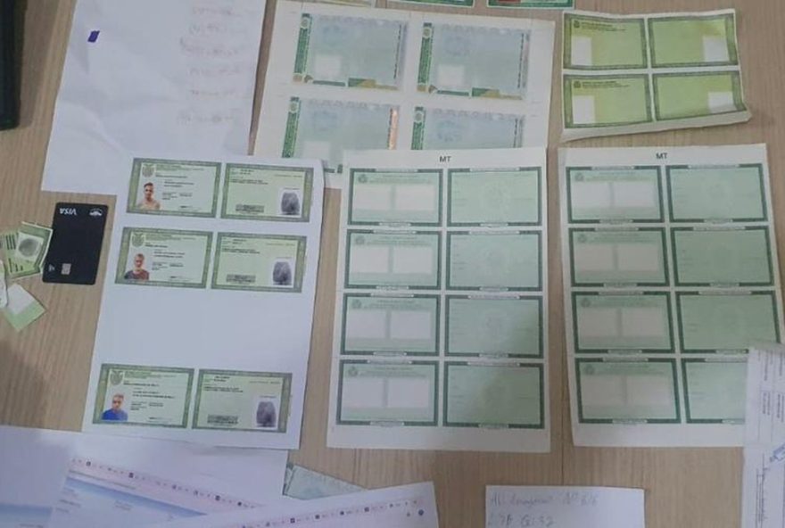investigacao-revela-esquema-de-falsificacao-de-documentos-de-jogadores-para-golpes-financeiros.-policia-civil-do-parana-atuante