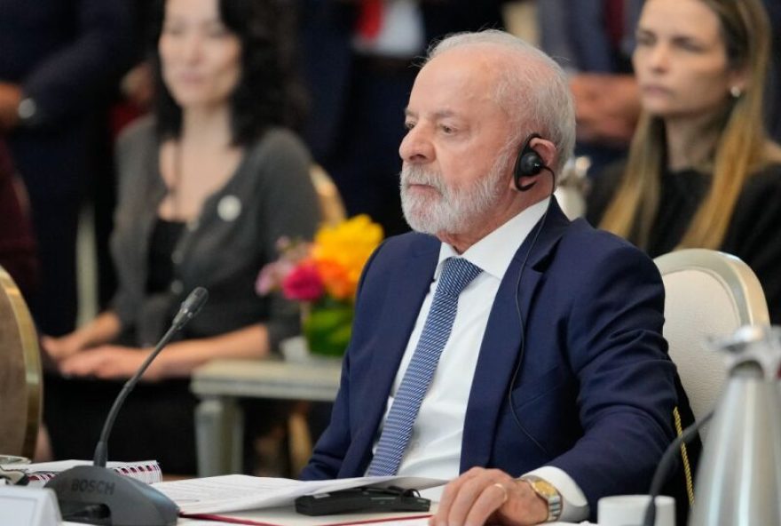 Brazil's President Luiz Inacio Lula da Silva attends a meeting with Malaysia's Prime Minister Anwar Ibrahim at the official residence of the prime minister in Putrajaya, outside Kuala Lumpur on October 25, 2025. (Photo by Vincent Thian / POOL / AFP)