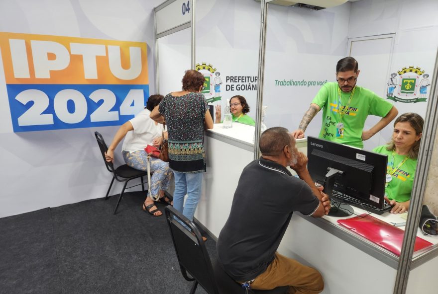 Central do IPTU atende mais de 700 contribuintes em dois dias: principais dúvidas sobre o lançamento do tributo em 2024 estão relacionadas à alteração de alíquota de residencial para comercial