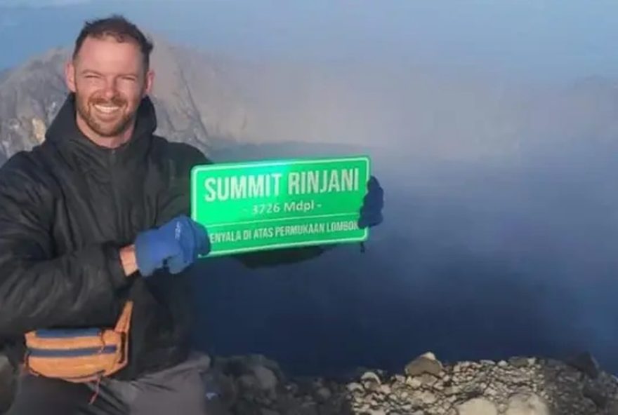 irlandes-sobrevive-a-queda-de-200-metros-em-vulcao-na-indonesia3A-historia-de-superacao