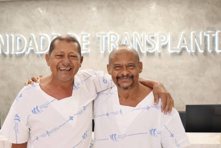 irmaos-passam-por-transplantes-de-rins-da-mesma-doadora-em-goiania