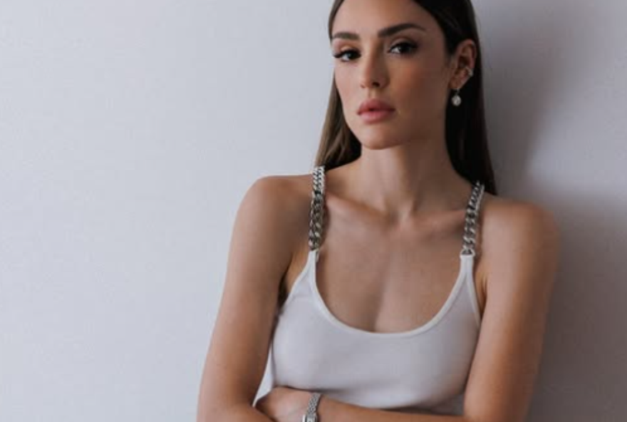 isabelle-drummond-fala-sobre-seu-lado-discreto-e-nova-vila-em-coracao-acelerado isabelle-drummond-fala-sobre-seu-lado-discreto-e-nova-vila-em-coracao-acelerado