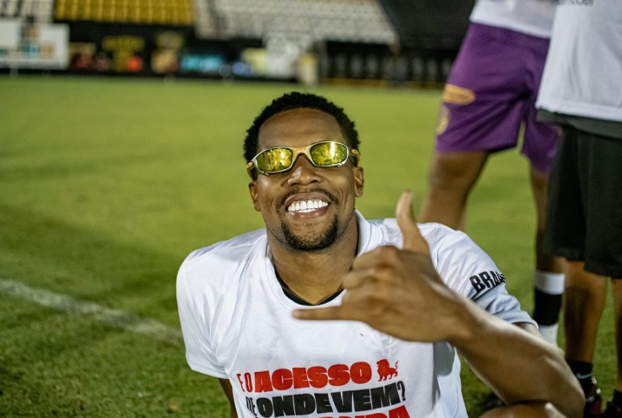 iury-castilho-e-clayson-chegam-ao-coritiba-para-reforcar-o-time-na-serie-b