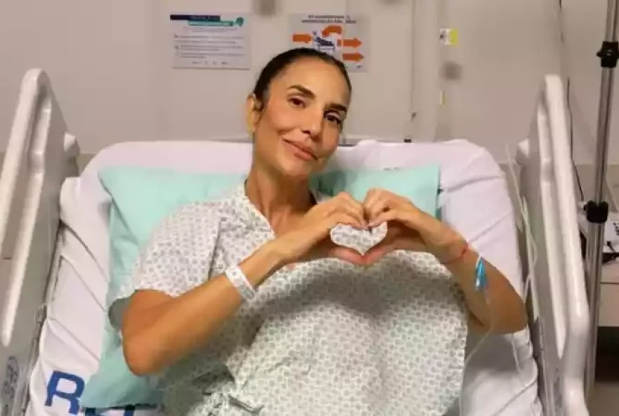 A cantora Ivete Sangalo, revelou, nas suas redes sociais na última quinta-feira ,22, que foi diagnosticada com pneumonia. 
(Foto: Reprodução/ Instagram )