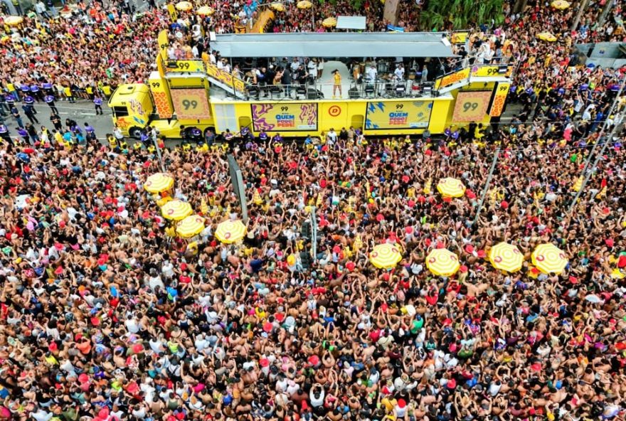 ivete-sangalo-estreia-com-sucesso-no-carnaval-de-rua-de-sao-paulo