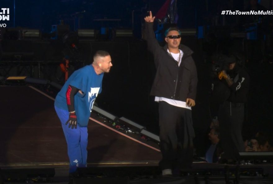 j-balvin-surpreende-ao-chamar-mc-fioti-em-show-no-the-town-20253A-uma-parceria-memoravel-entre-estrelas-latinas