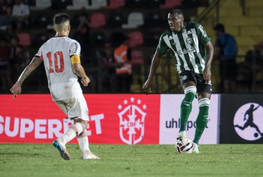 jacy-na-zaga-do-coritiba3A-mozart-analisa-possivel-mudanca-para-jogo-contra-atletico-go