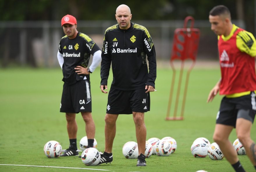 jadson-viera3A-novo-tecnico-do-nacional-uru-promete-sucesso-e-paixao-no-comando jadson-viera3A-novo-tecnico-do-nacional-uru-promete-sucesso-e-paixao-no-comando