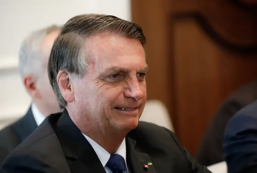 Bolsonaro fará palestra em evento de empresa que financiou ataque ao Capitólio