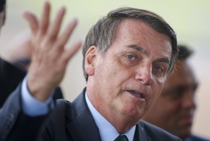 Presidente Jair Bolsonaro durante coletiva ao sair do Palaácio da Alvorada, ode falou sobre a Crise dos EUA-Irã e o aumento do preço dos combustíveis  Sérgio Lima/Poder360 07.jan2020