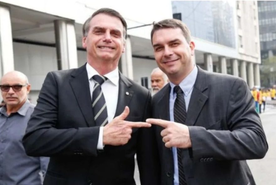 jair-bolsonaro-anuncia-flavio-como-candidato-a-presidencia-em-2026