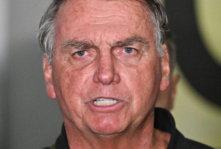 jair-bolsonaro-deixa-terapia-intensiva-e-e-transferido-para-quarto-em-hospital-de-brasilia