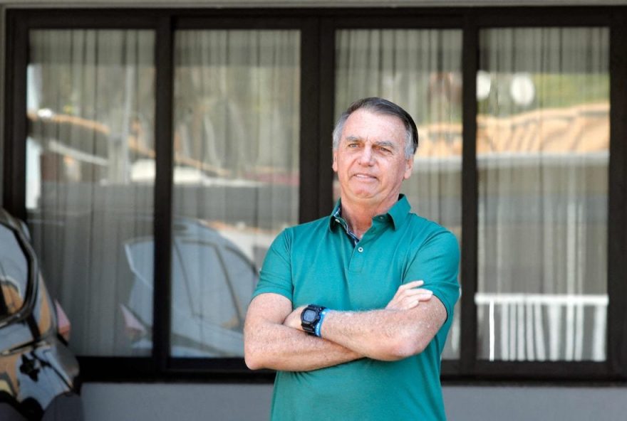 jair-bolsonaro-e-levado-ao-hospital-apos-sofrer-ataque-de-solucos-e-vomitos